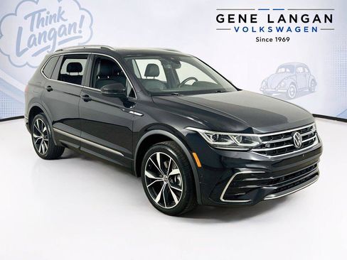 Certified 2022 Volkswagen Tiguan SEL R-Line AWD/4WD image 3
