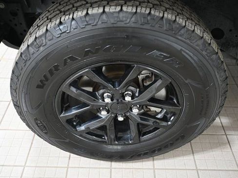 Used 2023 Jeep Wrangler Freedom Edition image 17