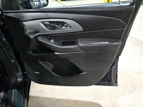 Used 2018 Chevrolet Traverse LT image 35