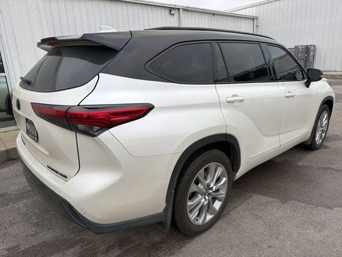 Used 2021 Toyota Highlander Limited image 5