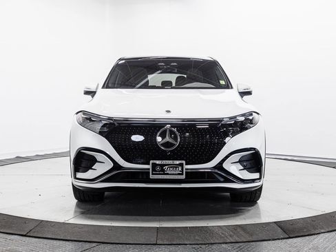 Used 2023 Mercedes-Benz EQS 580 4MATIC SUV image 2