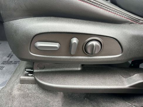 Certified 2023 Chevrolet Traverse RS image 25