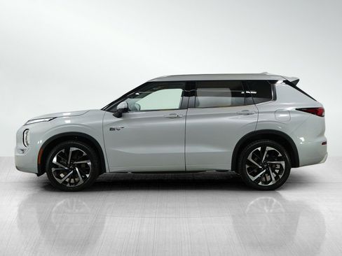 Used 2023 Mitsubishi Outlander SEL image 2