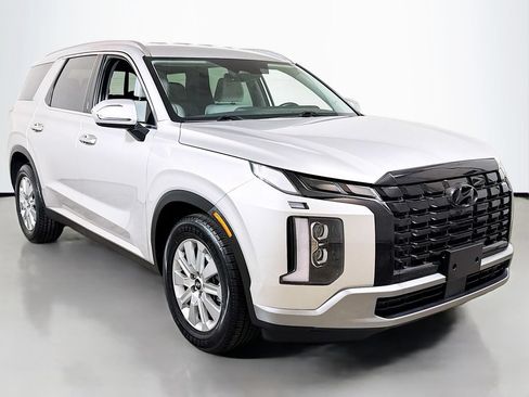 Used 2025 Hyundai Palisade SEL FWD image 3