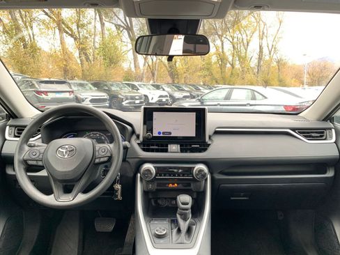 Used 2025 Toyota RAV4 LE image 32