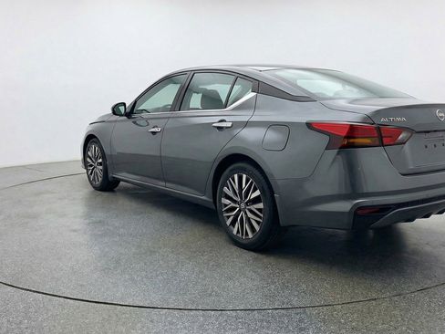 Used 2025 Nissan Altima 2.5 SV FWD image 6