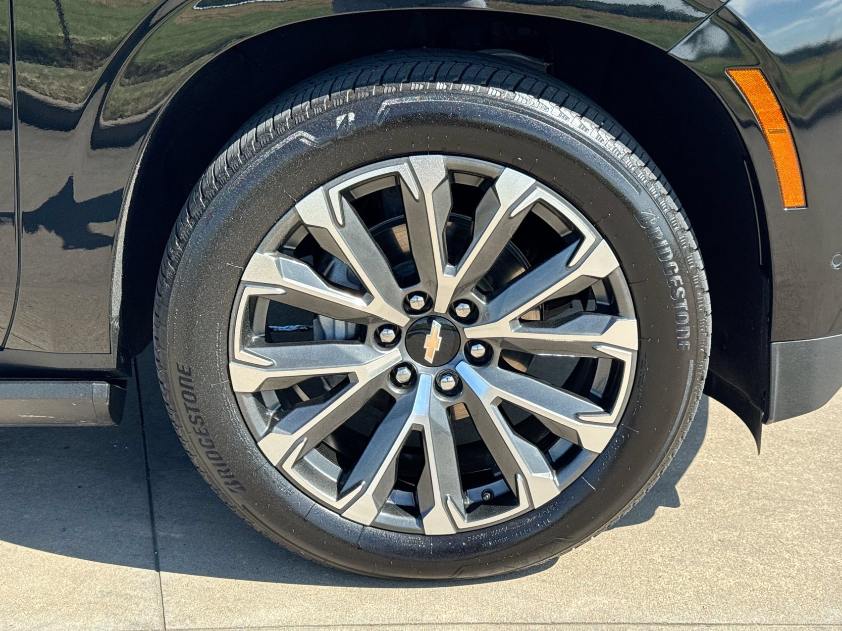 Used 2025 Chevrolet Tahoe High Country AWD/4WD image 10