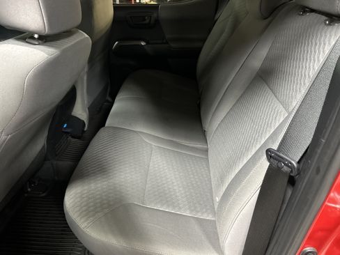 Used 2022 Toyota Tacoma SR5 w/ Technology Package RWD image 29