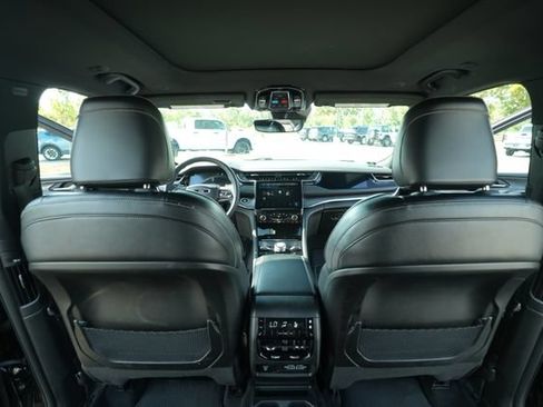 Used 2023 Jeep Grand Cherokee L Overland AWD/4WD image 27