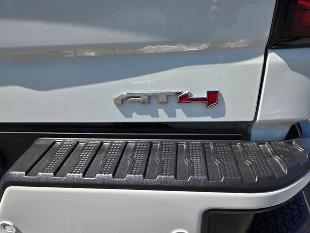 Used 2025 GMC Sierra 1500 AT4 AWD/4WD image 11