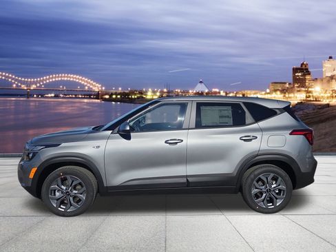 New 2026 Kia Seltos LX image 2