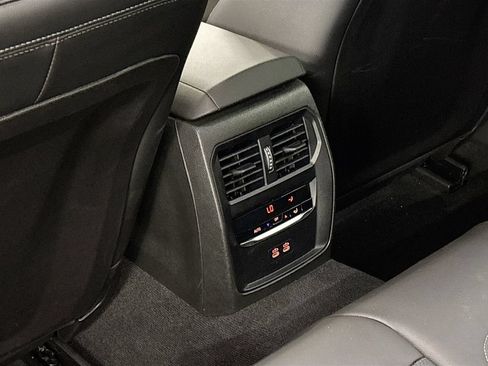 Used 2025 BMW 330i Sedan w/ M Sport Package RWD image 17