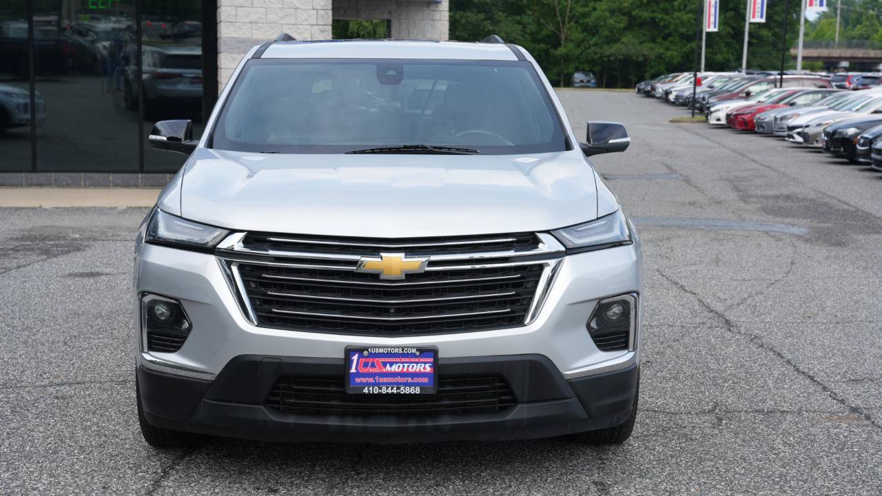Used 2022 Chevrolet Traverse LT w/ LT Premium Package AWD/4WD image 2