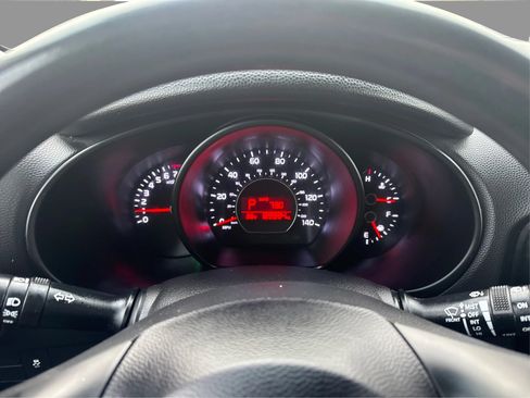 Used 2015 Kia Soul + FWD image 19