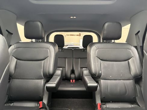 Used 2024 Ford Explorer Limited w/ Equipment Group 301A AWD/4WD image 6