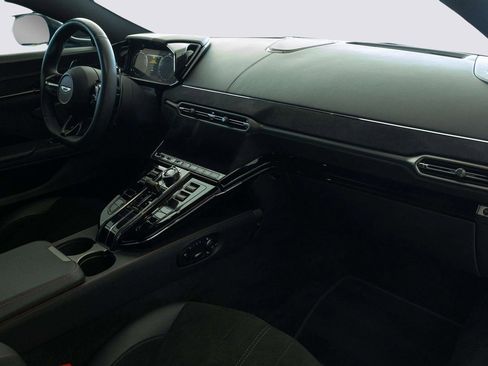 Used 2025 Aston Martin V8 Vantage Coupe image 12