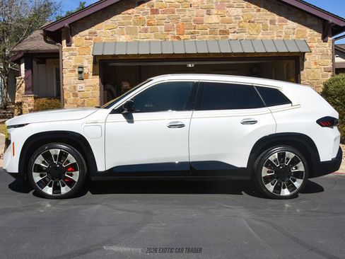 Used 2024 BMW XM w/ M Driver's Package image 3