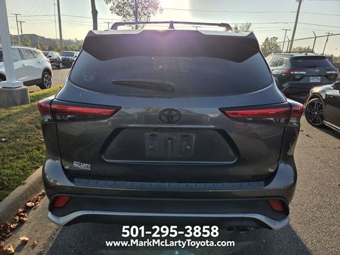 Used 2022 Toyota Highlander XSE FWD image 5