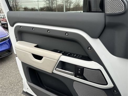 Used 2023 Land Rover Defender 130 First Edition image 30