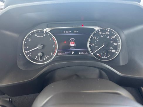 Used 2025 Nissan Rogue SV FWD image 11