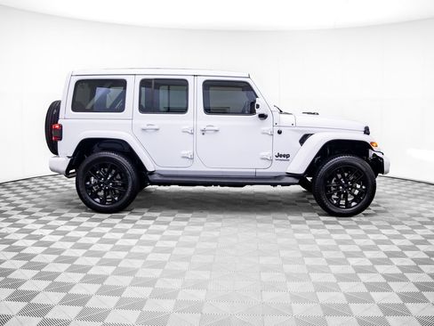 Used 2021 Jeep Wrangler Unlimited Sahara AWD/4WD image 8