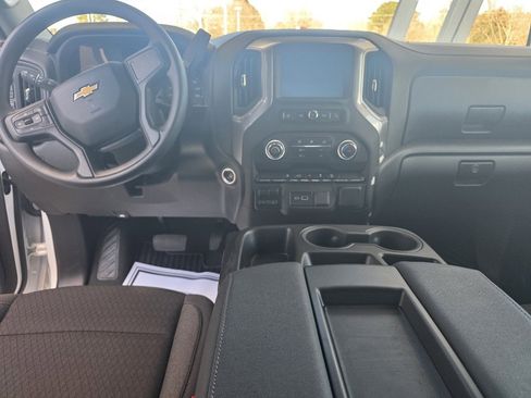 Used 2024 Chevrolet Silverado 2500 Custom w/ Custom Convenience Package image 12