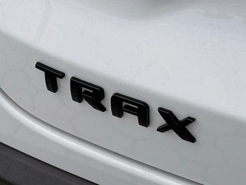 Used 2026 Chevrolet Trax RS FWD image 32