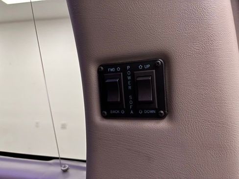 Used 2022 GMC Savana 2500 Extended w/ Enhanced Convenience Package image 12