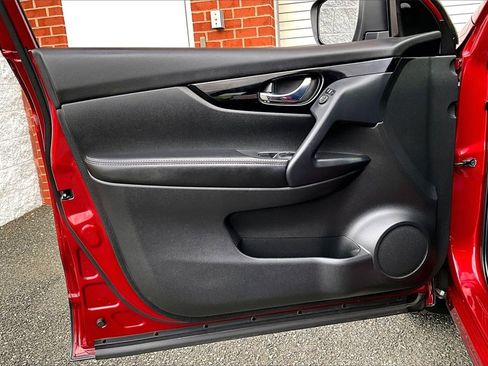 Certified 2022 Nissan Rogue Sport SV image 26