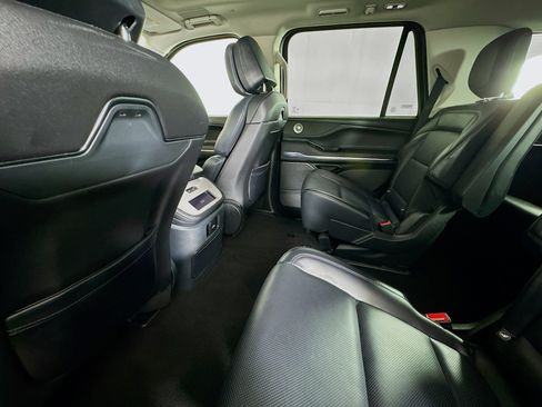 Used 2025 Lincoln Navigator Reserve AWD/4WD image 23