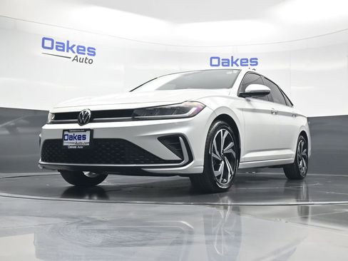 Used 2025 Volkswagen Jetta SEL image 36