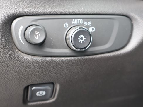 Used 2019 Chevrolet Blazer LT FWD image 22