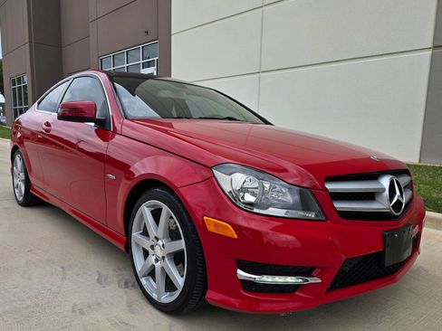 Used 2012 Mercedes-Benz C 250 Coupe image 4