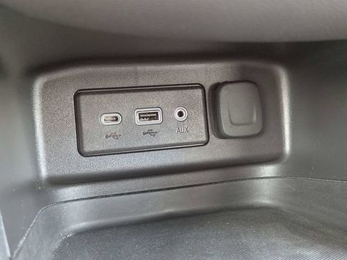 Used 2024 Chevrolet Equinox LT FWD image 22