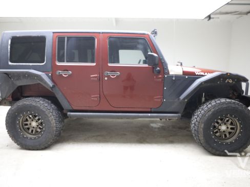 Used 2008 Jeep Wrangler Unlimited Sahara w/ Trailer Tow Group AWD/4WD image 5