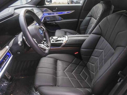 Used 2025 BMW i7 eDrive50 w/ M Sport Package image 14