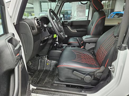 Used 2015 Jeep Wrangler Sport AWD/4WD image 15