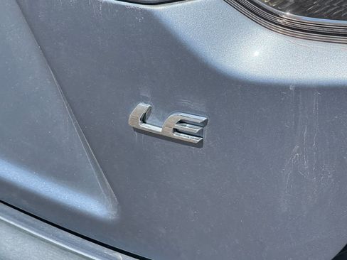 Used 2021 Toyota Corolla LE w/ Carpet Mat Package (TMS) FWD image 7
