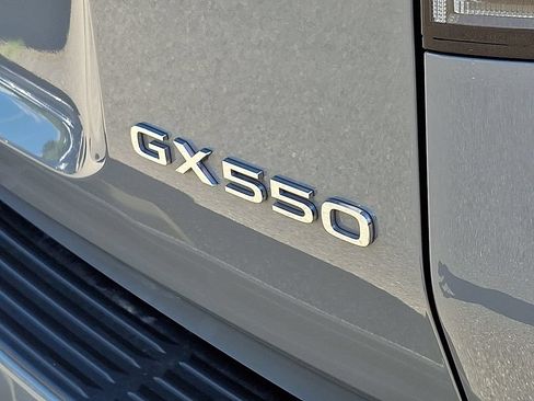 Used 2024 Lexus GX 550 w/ Accessory Package (2T) AWD/4WD image 31