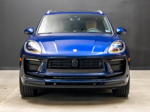 Certified 2026 Porsche Macan AWD/4WD image 10