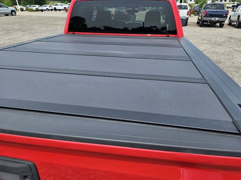 Used 2017 Chevrolet Silverado 1500 LT AWD/4WD image 9