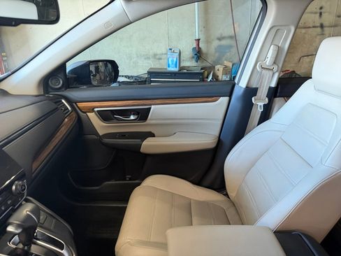 Used 2018 Honda CR-V Touring image 32