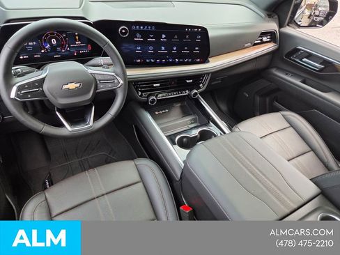 Used 2026 Chevrolet Suburban High Country w/ Sun And Tow Package AWD/4WD image 12