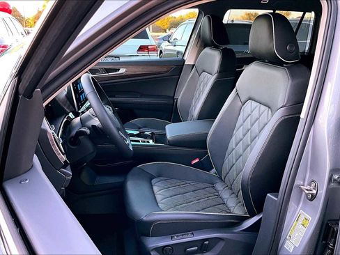 New 2025 Volkswagen Atlas SEL Premium R-Line image 9