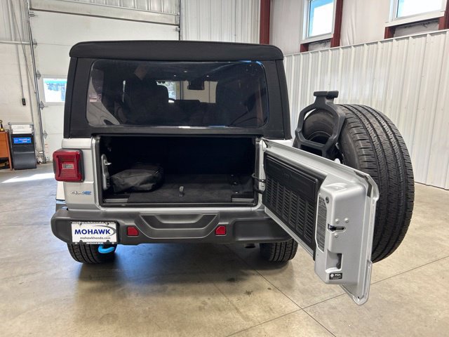 Used 2024 Jeep Wrangler Unlimited Sahara AWD/4WD image 20
