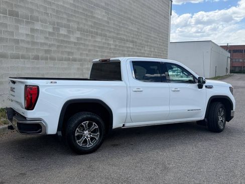 Used 2023 GMC Sierra 1500 SLE AWD/4WD image 6