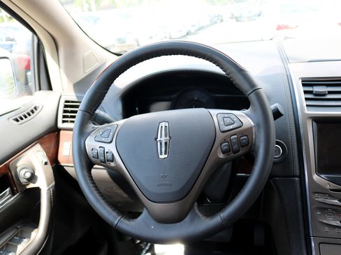 Used 2015 Lincoln MKX Luxury Package w/ Walnut Swirl Wood Package image 32