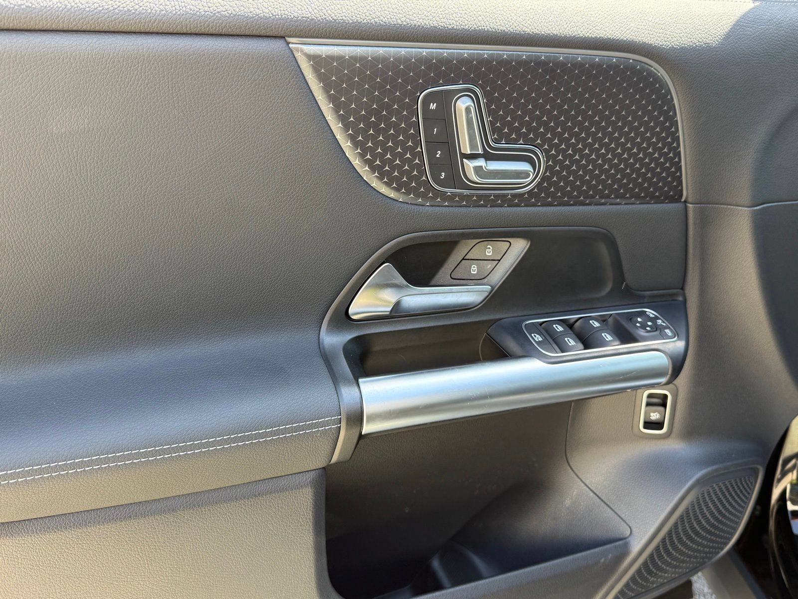 Used 2025 Mercedes-Benz GLA 250 image 22