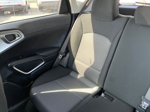 Used 2025 Kia Soul LX w/ LX Technology Package image 35