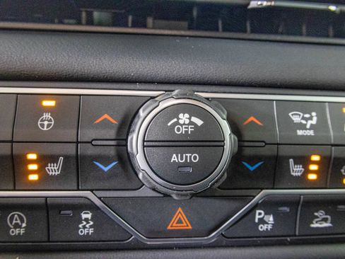 New 2026 Jeep Wrangler Unlimited Sahara AWD/4WD image 8